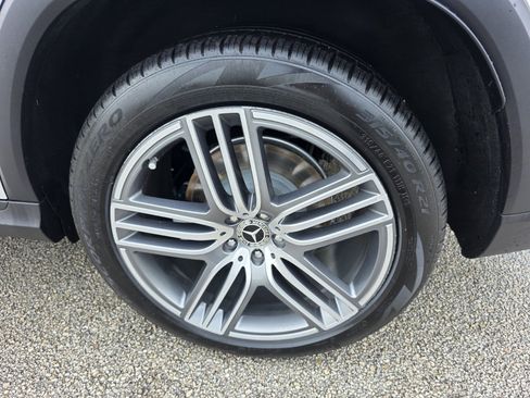 Used 2024 Mercedes-Benz GLS 450 4MATIC image 9