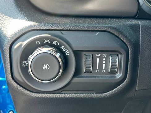 Used 2022 Jeep Wrangler Unlimited Sport AWD/4WD image 19