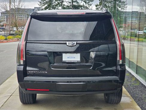 Used 2019 Cadillac Escalade Premium Luxury AWD/4WD image 4
