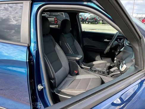 Used 2021 Chevrolet TrailBlazer LT w/ Convenience Package FWD image 28