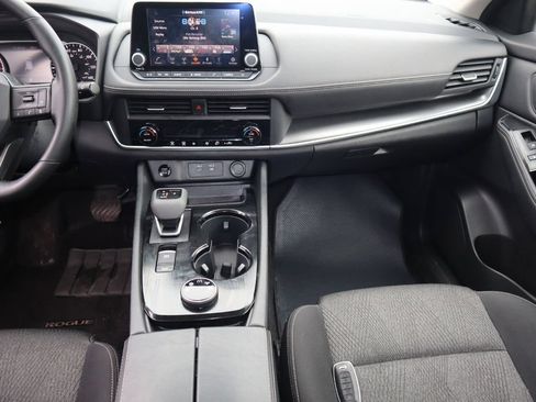 Certified 2025 Nissan Rogue SV AWD/4WD image 16