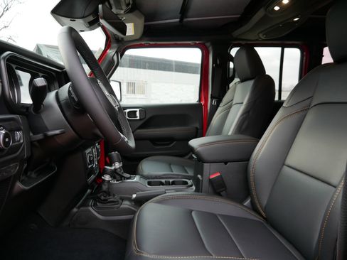New 2026 Jeep Wrangler Unlimited Sahara AWD/4WD image 9