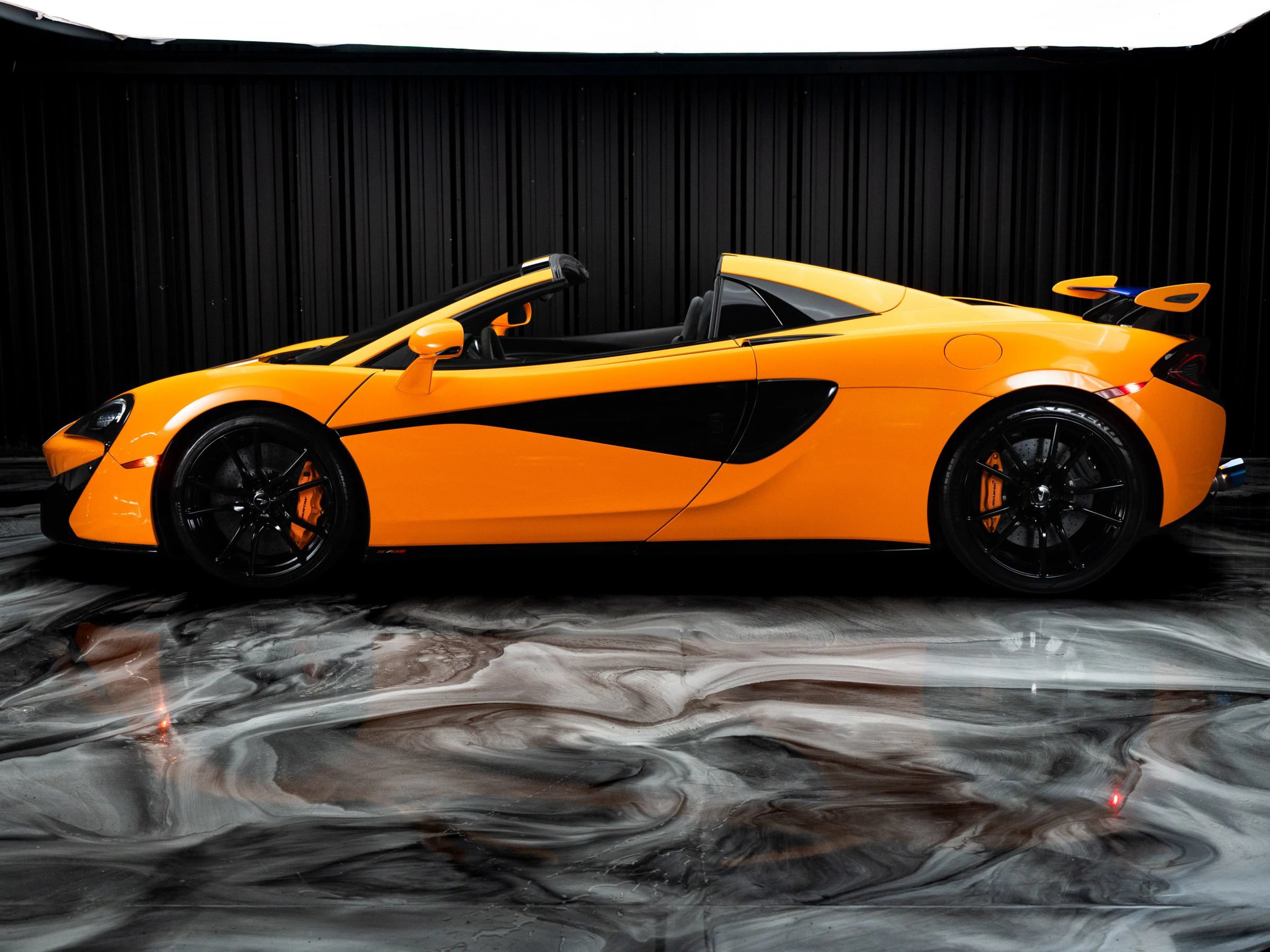Used 2019 McLaren 570S Spider RWD image 3