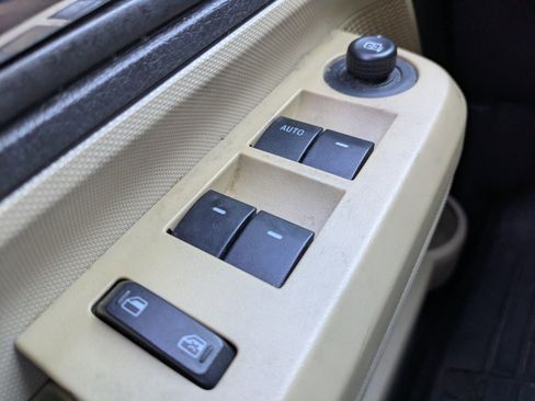 Used 2010 Ford Edge Limited image 21