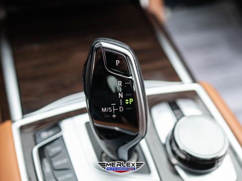 Used 2022 BMW 750i xDrive xDrive M SPORT LINE w/ Executive Package image 34