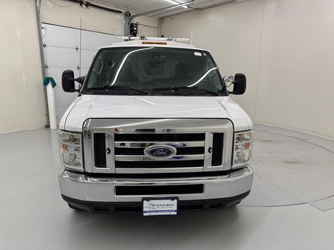 Used 2016 Ford E-350 and Econoline 350 Super Duty RWD image 7