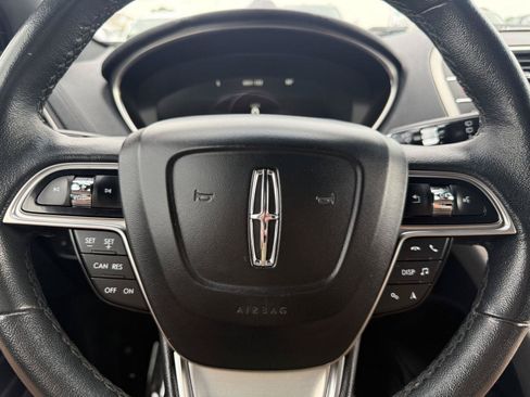 Used 2020 Lincoln Nautilus Premier AWD/4WD image 13