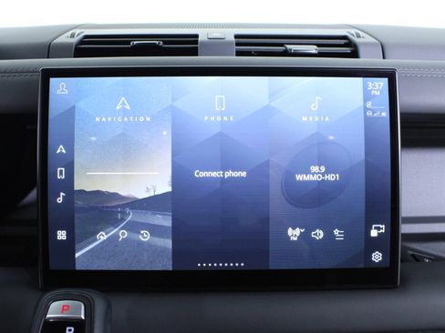 Used 2023 Land Rover Defender 130 X-Dynamic SE image 25