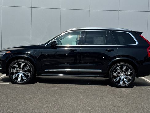 Used 2024 Volvo XC90 T8 Plus AWD/4WD image 2