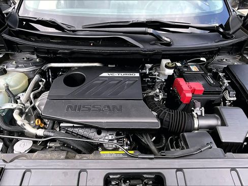 Used 2024 Nissan Rogue SV image 30