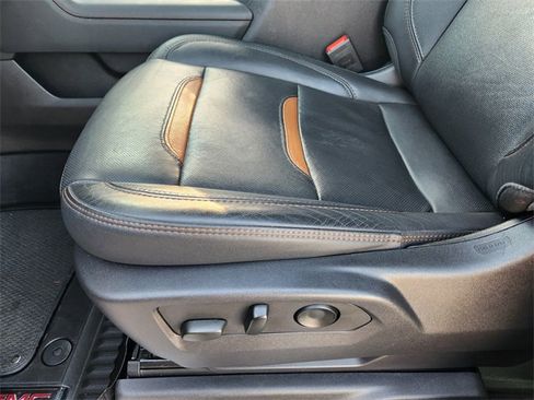 Used 2024 GMC Sierra 2500 AT4 w/ AT4 Premium Plus Package image 25