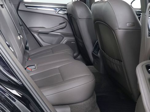 Used 2026 Porsche Macan AWD/4WD image 31