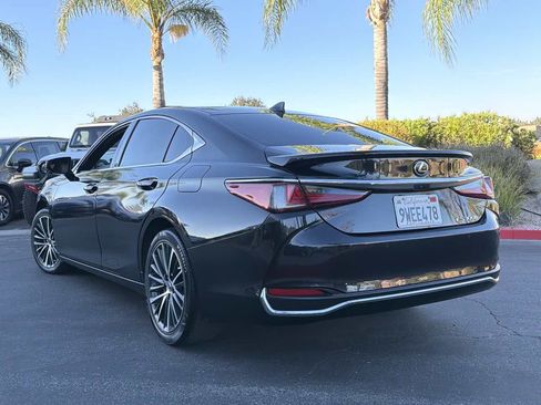 Used 2024 Lexus ES 300h w/ Premium Package FWD image 4