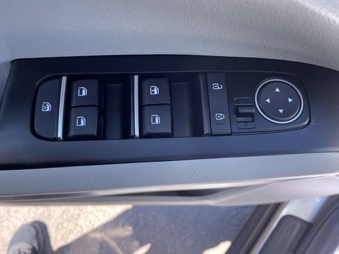 Used 2023 Kia Soul LX w/ LX Technology Package FWD image 18