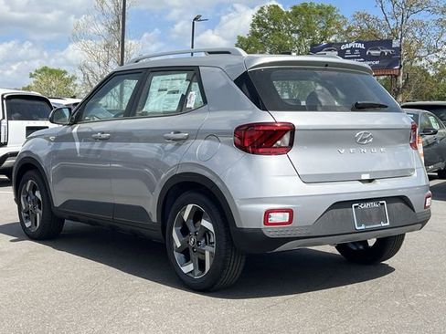 New 2026 Hyundai Venue SEL FWD image 32