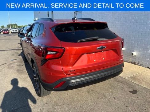 Certified 2024 Chevrolet Trax RS w/ Sunroof Package FWD image 11