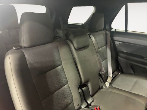 Used 2013 Ford Explorer XLT image 16
