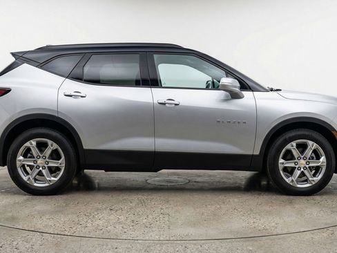 Used 2025 Chevrolet Blazer LT FWD image 11