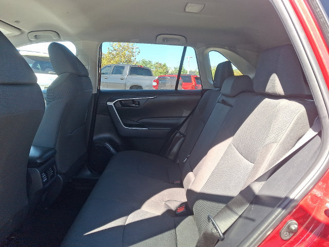 Used 2025 Toyota RAV4 LE AWD/4WD image 10