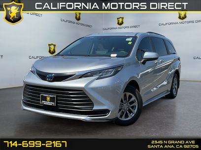 Used 2023 Toyota Sienna LE w/ LE Plus Package