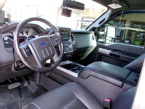 Used 2014 Ford F250 Lariat w/ Lariat Ultimate Package image 10