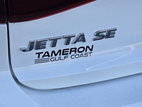 Used 2016 Volkswagen Jetta SE FWD image 23