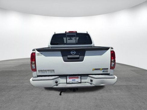 Used 2018 Nissan Frontier SV RWD image 5