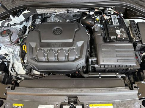 Used 2023 Volkswagen Tiguan SE FWD image 38