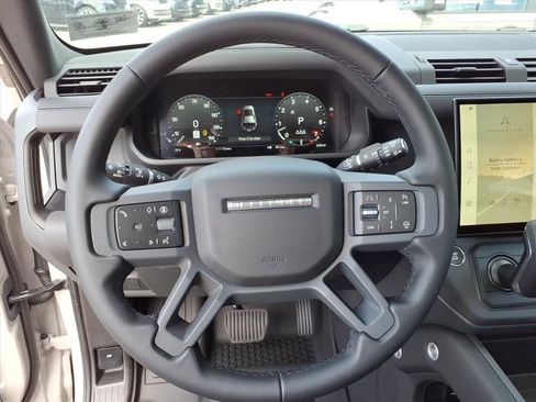 New 2026 Land Rover Defender 110 X-Dynamic SE AWD/4WD image 15