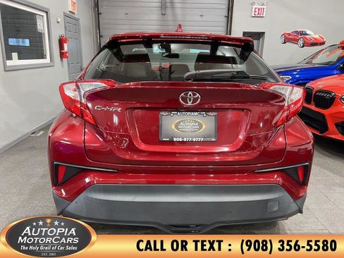 Used 2019 Toyota C-HR LE FWD image 4