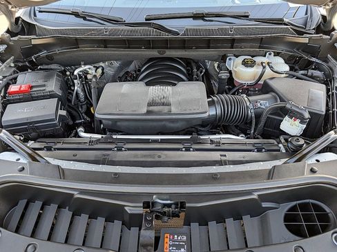 Used 2024 Chevrolet Tahoe Z71 w/ Luxury Package image 18