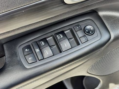 Used 2019 Jeep Grand Cherokee Altitude RWD image 18