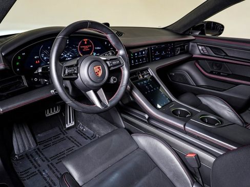 Certified 2024 Porsche Taycan GTS image 4