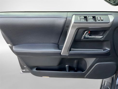 Certified 2018 Toyota 4Runner SR5 image 17