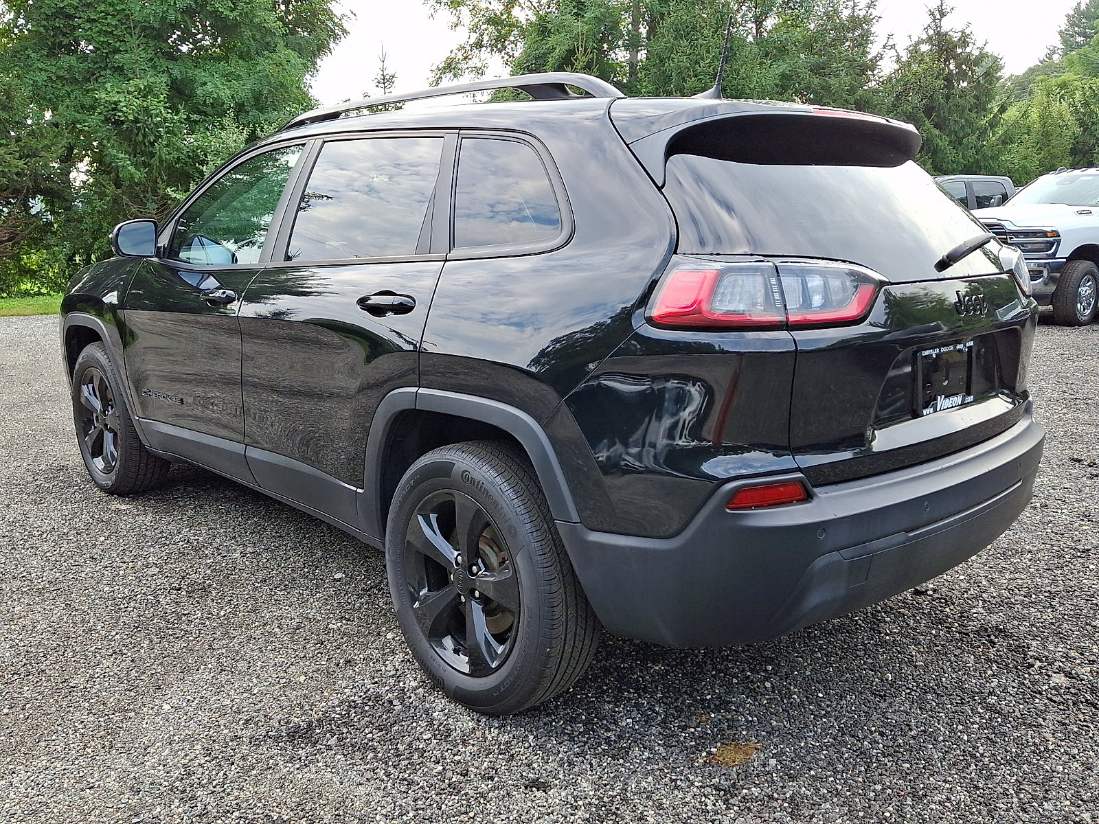 Certified 2020 Jeep Cherokee Latitude Plus AWD/4WD image 4