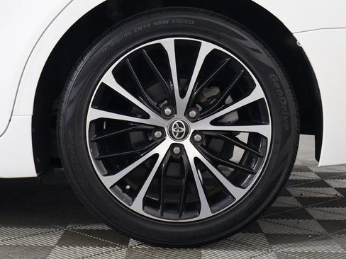 Used 2020 Toyota Camry SE image 16
