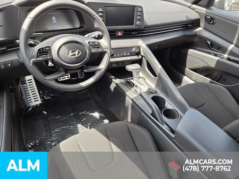 Used 2025 Hyundai Elantra Sport image 6
