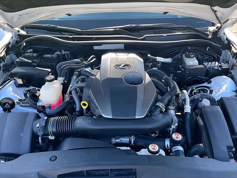 Used 2018 Lexus IS 300 w/ Comfort Package RWD image 29