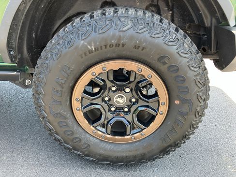 Used 2024 Ford Bronco Black Diamond w/ Sasquatch Package AWD/4WD image 12