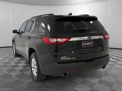 Used 2020 Chevrolet Traverse LT w/ Driver Confidence II Package AWD/4WD image 3