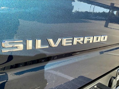 Used 2020 Chevrolet Silverado 1500 LT Trail Boss w/ Convenience Package AWD/4WD image 30
