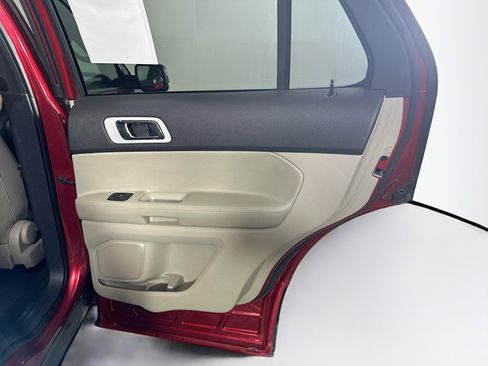 Used 2011 Ford Explorer XLT w/ 202A Rapid Spec Order Code image 31