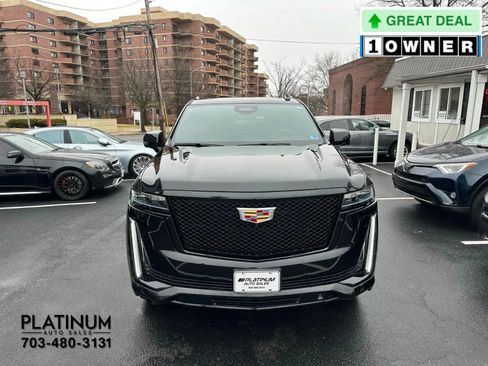 Used 2024 Cadillac Escalade Sport w/ Touring Package image 4