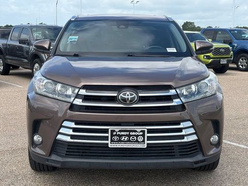 Used 2018 Toyota Highlander Limited FWD image 3