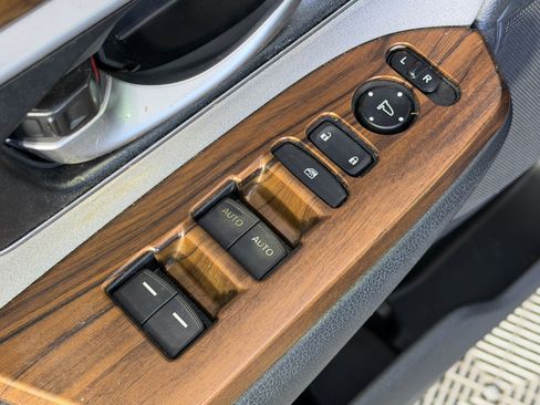 Used 2018 Honda CR-V EX image 12