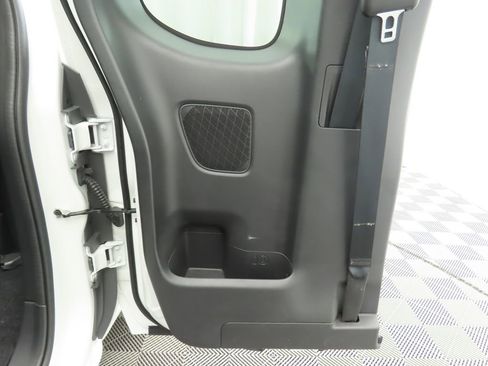 Used 2024 Nissan Frontier SV w/ Technology Package image 26