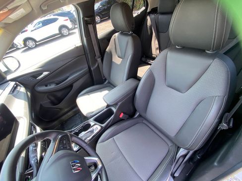 Used 2025 Buick Encore GX Preferred image 36