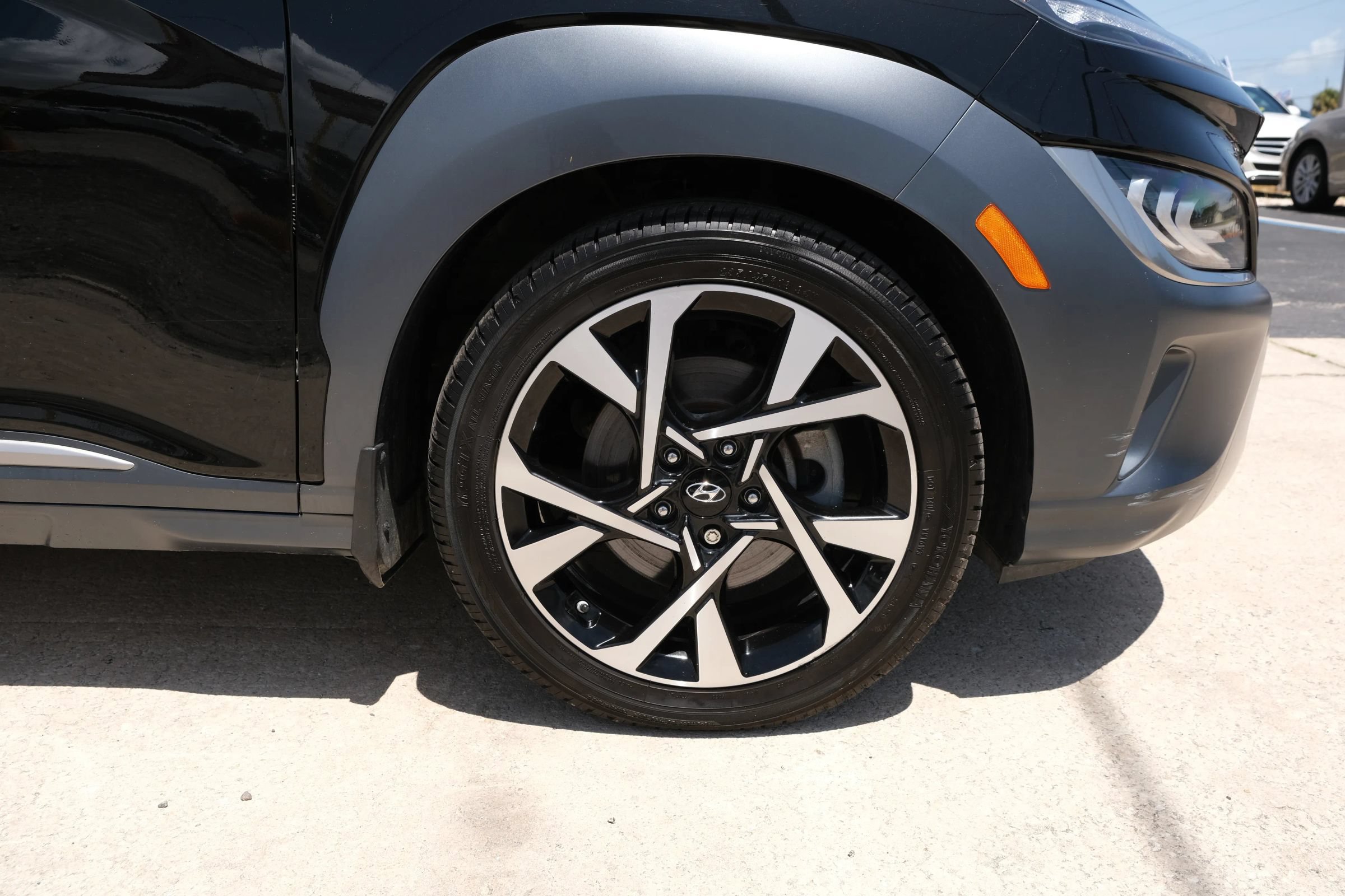Used 2022 Hyundai Kona Limited FWD image 20