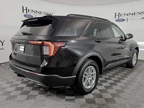 Used 2026 Ford Explorer Active w/ Active Comfort Package RWD image 4
