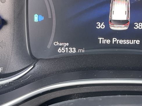 Used 2020 Chrysler Pacifica Limited w/ Advanced Safetytec Group FWD image 30